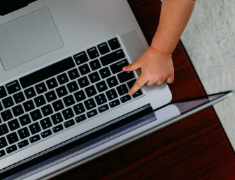 child computer UN001 v1