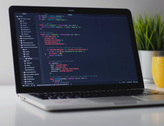 coding laptop UN070