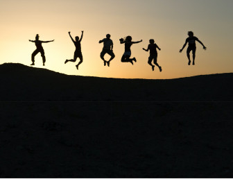 happy people UN033 v2