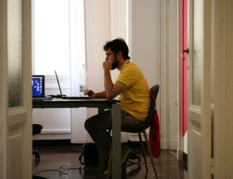 man with laptop UN069