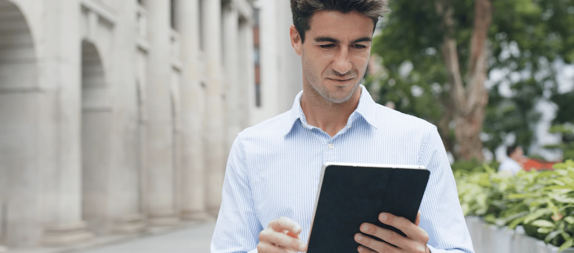 man with tablet CV001