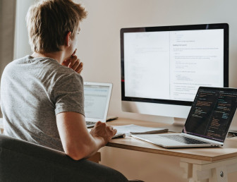 mat with laptops PE026