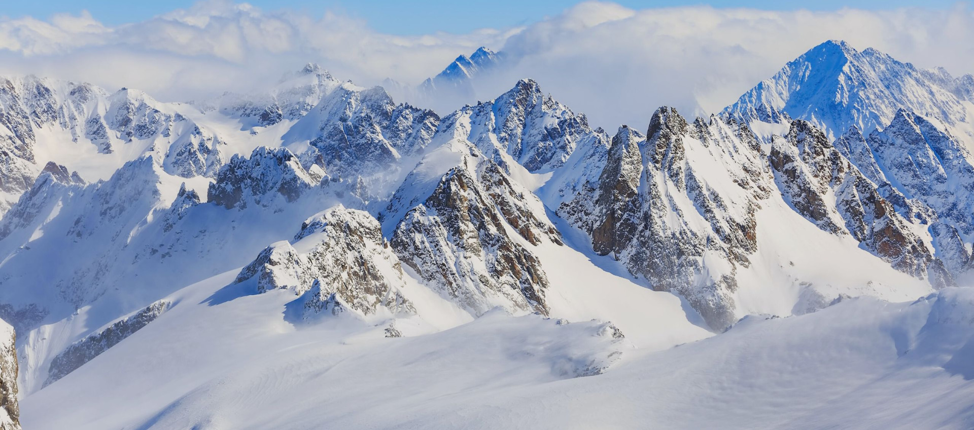 mountain snow UN071