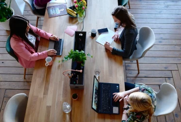 people in office PE041