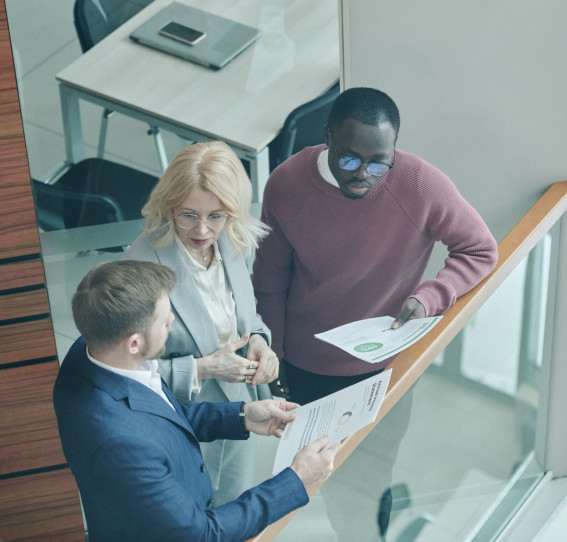 people in office PE042