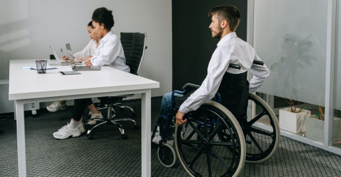 people in office PE049