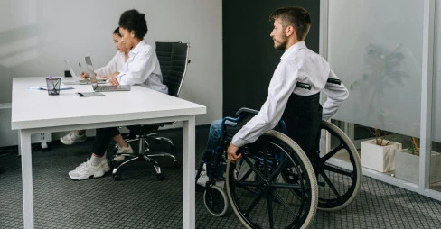 people in office PE049