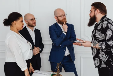 people meeting PE056