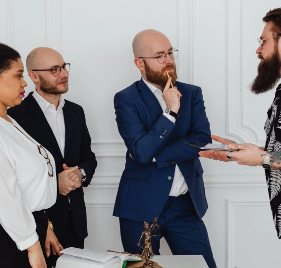 people meeting PE056