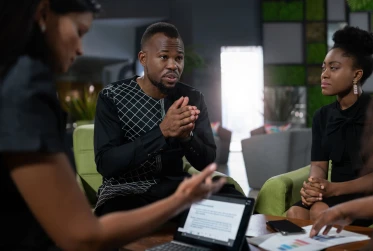 people meeting SH024