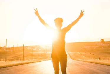 person silhouette light UN001