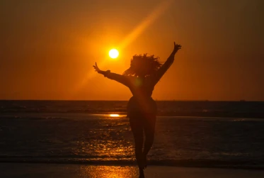 person silhouette light UN002