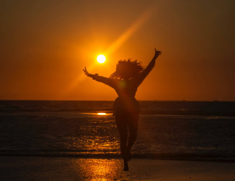 person silhouette light UN002