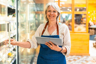 retail employee CV001