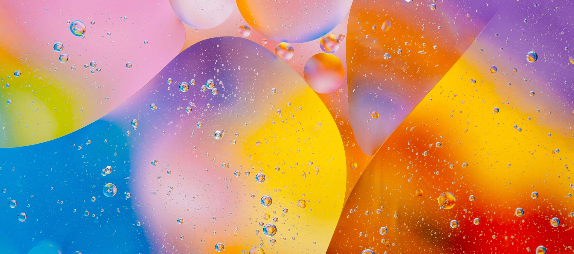 bubbles of watercolor oil