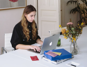 woman at computer PE048