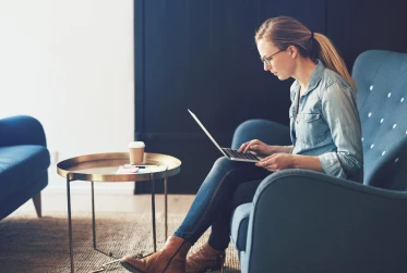 woman at computer SH006 v2