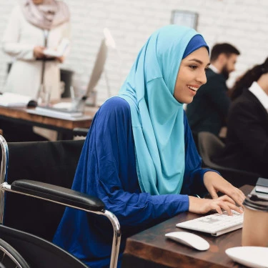 woman at computer SH019 v1