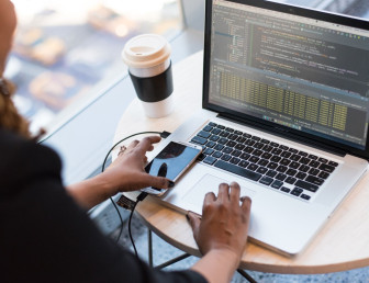 woman at computer UN005 v2