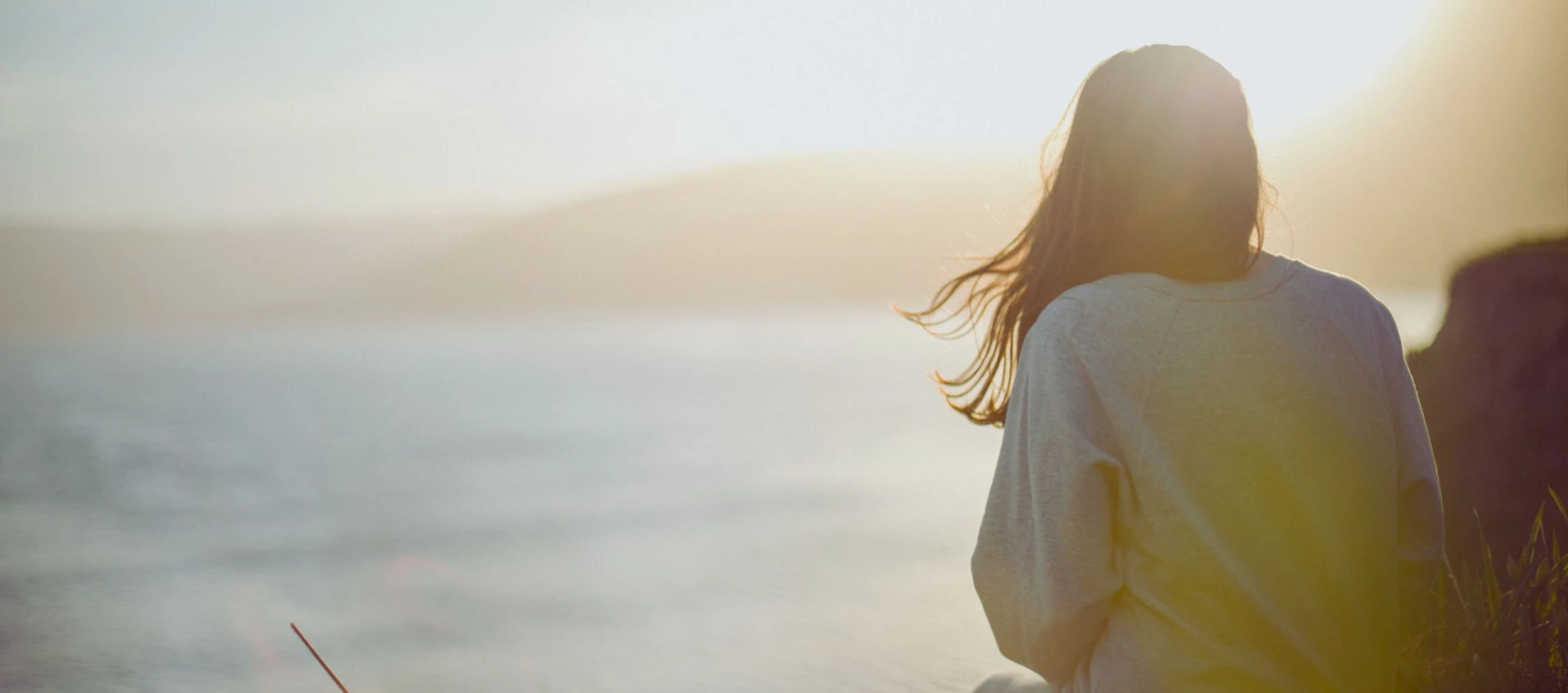 woman at the beach UN001