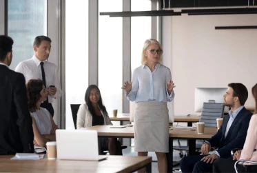 woman leading meeting SH003