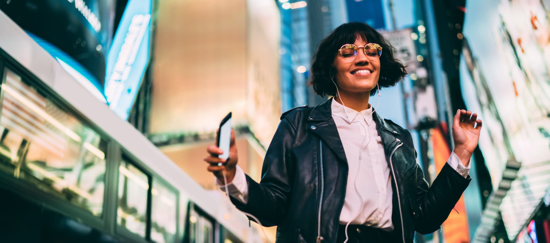 woman smiling SH019