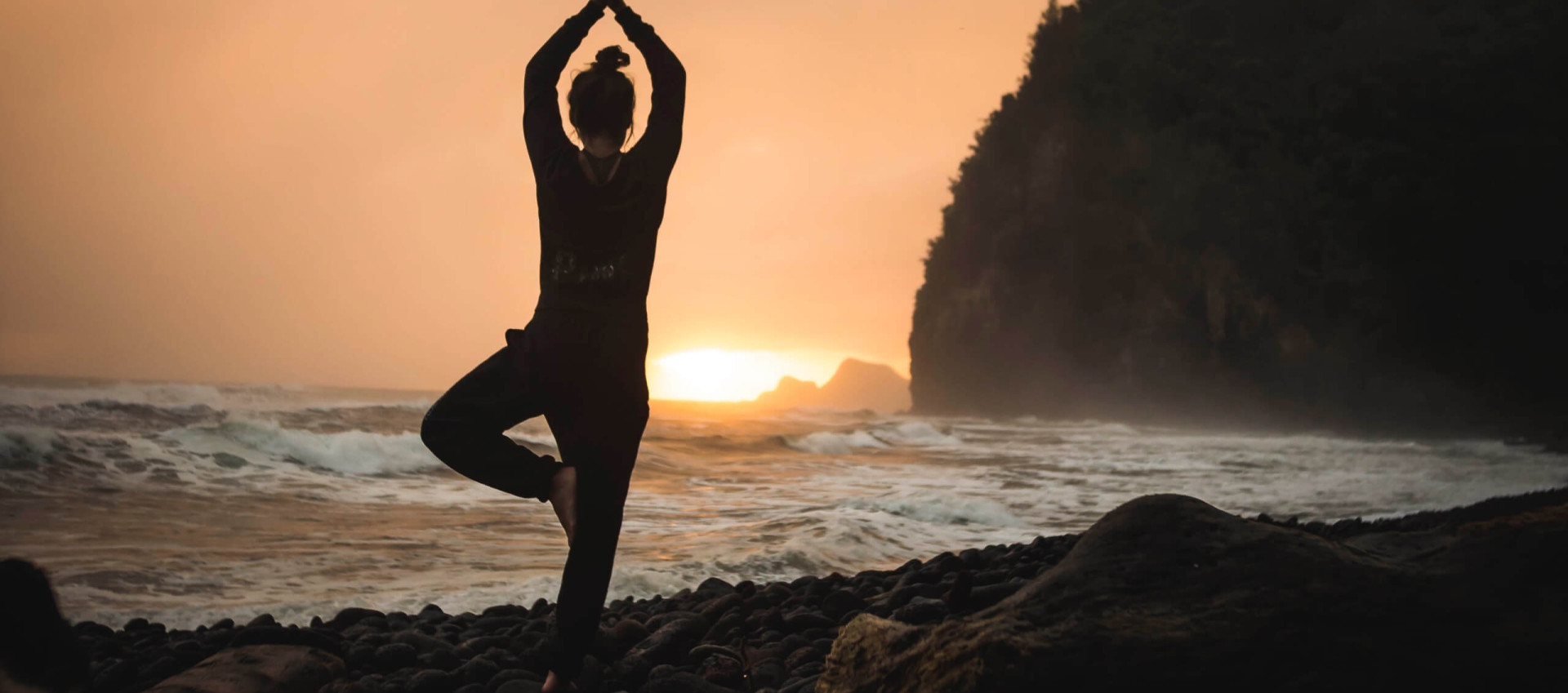 yoga at the beach UN001