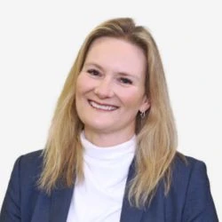 ceri connoly headshot