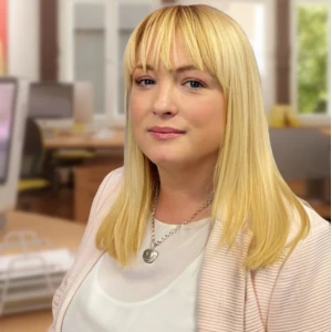 headshot Charlene Overend