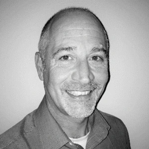 headshot Rob McPherson