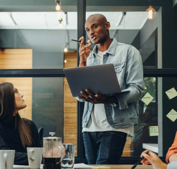 people meeting SH026