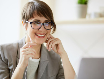 woman at computer SH008 v2