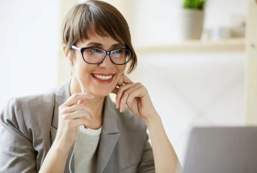 woman at computer SH008 v2