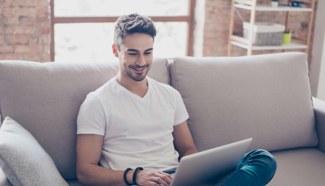 man at computer SH017