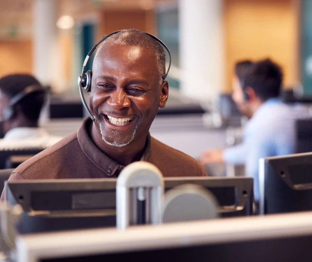 man in call center SH002