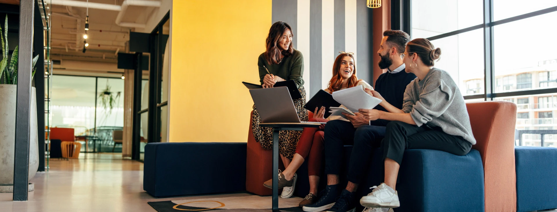 people meeting SH033