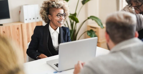 woman at computer SH022