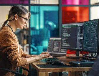 woman at computer SH024