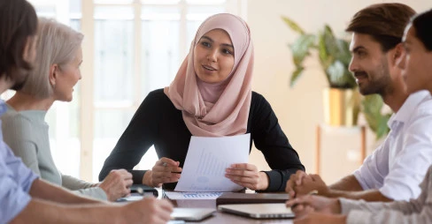 woman leading meeting SH002
