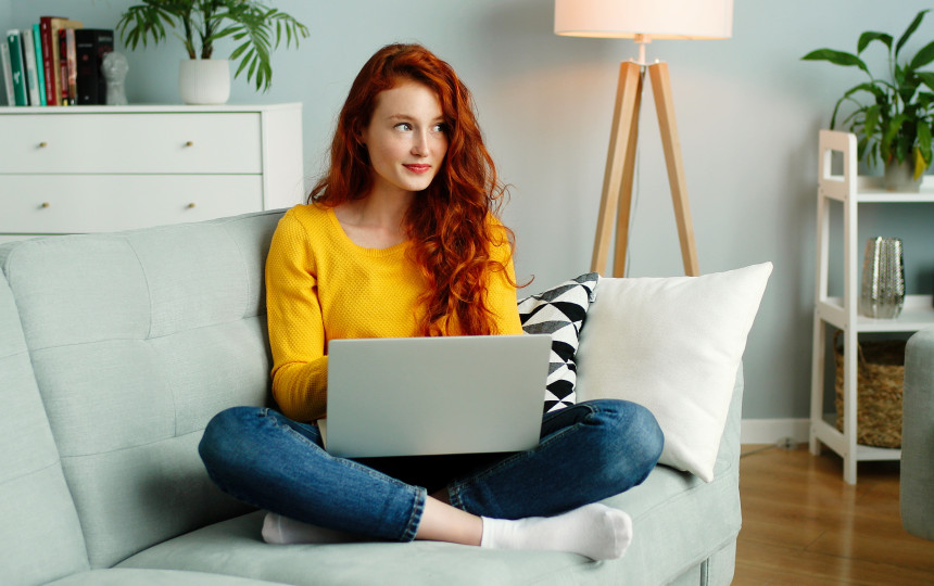 woman on laptop SH003