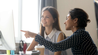 women meeting computer SH001
